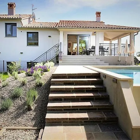 Monte Uliveto Comfortable Holiday Villa *